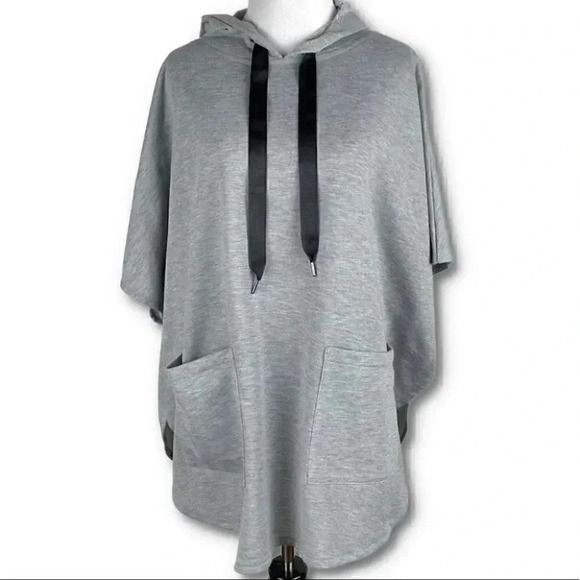 New Steve Madden poncho size one size fits most gray pullover with pockets - Picture 10 of 10